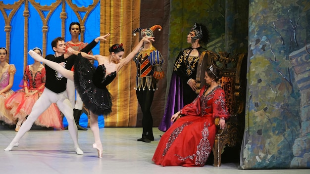 Dance and Performance in Pop Culture