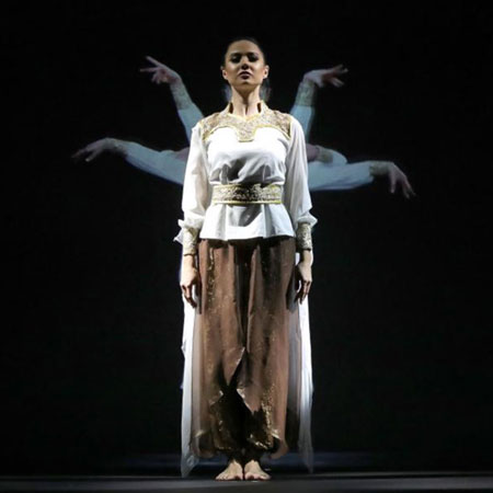 Holographic Dance Revival